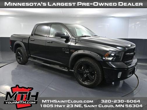 Brilliant Black Crystal Pearlcoat 2019 RAM 1500 Classic Big Horn
