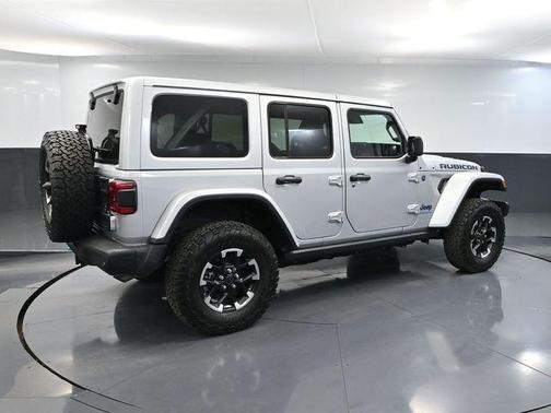 Silver Zynith Clearcoat 2024 Jeep Wrangler 4xe Rubicon