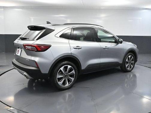 Iconic Silver Metallic 2024 Ford Escape Platinum
