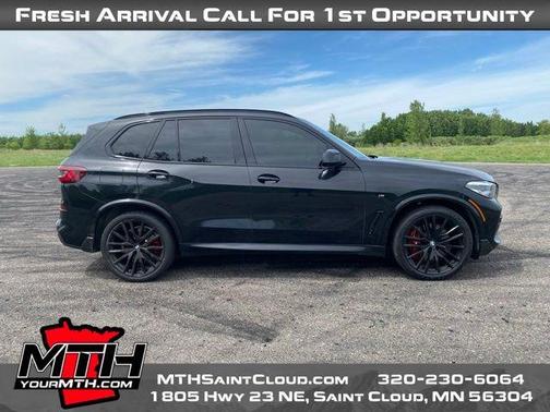 Black Sapphire Metallic 2022 BMW X5 M50i