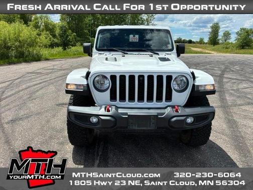 Bright White Clearcoat 2023 Jeep Wrangler Rubicon