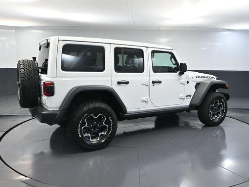 Bright White Clearcoat 2023 Jeep Wrangler Rubicon
