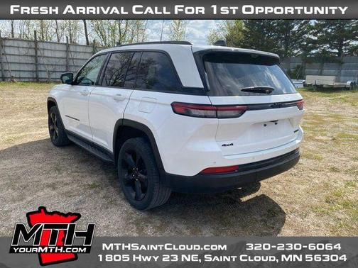 Bright White Clearcoat 2024 Jeep Grand Cherokee Limited