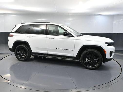 Bright White Clearcoat 2024 Jeep Grand Cherokee Limited