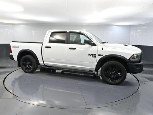 Bright White Clearcoat 2020 RAM 1500 Classic SLT