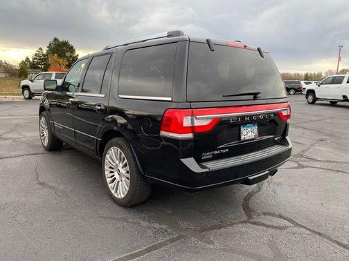 2015 Lincoln Navigator Base