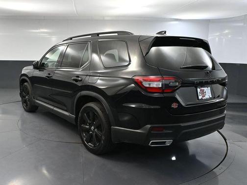 Crystal Black Pearl 2023 Honda Pilot Elite