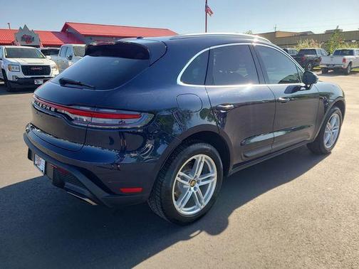 2022 Porsche Macan Base