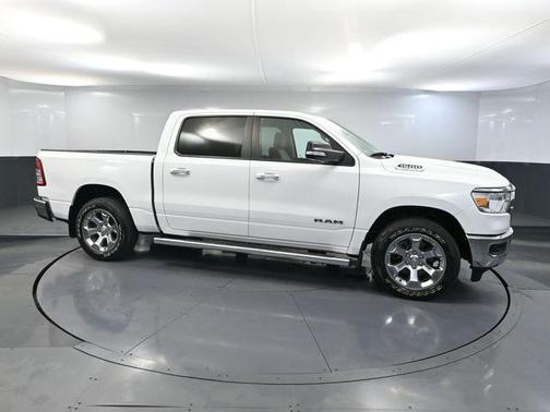 Bright White Clearcoat 2019 RAM 1500 Big Horn