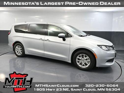 2022 Chrysler Voyager LX