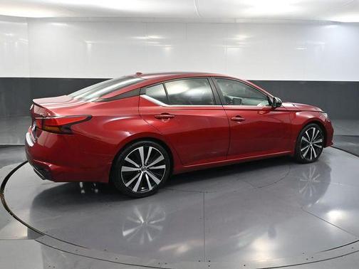 Sunset Drift Chromaflair 2019 Nissan Altima 2.0 SR