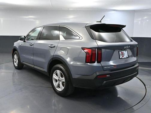 Everlasting Silver 2023 Kia Sorento LX