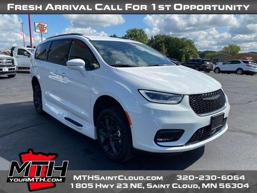 2022 Chrysler Pacifica Touring-L