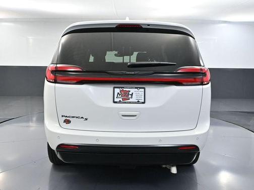 2022 Chrysler Pacifica Touring-L