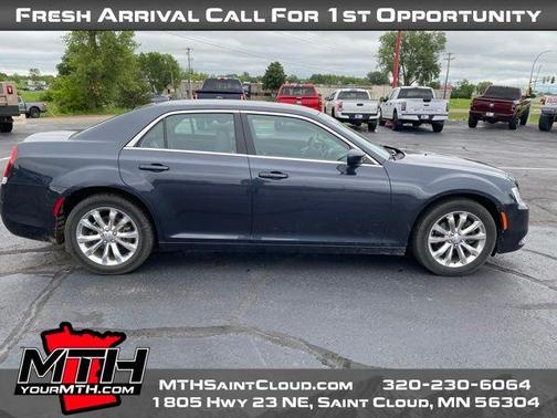 2017 Chrysler 300 Limited