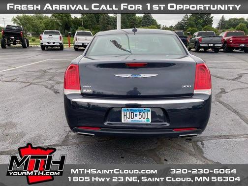 2017 Chrysler 300 Limited