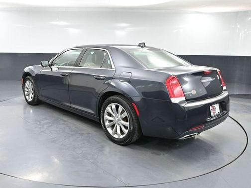 2017 Chrysler 300 Limited
