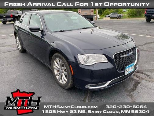 2017 Chrysler 300 Limited