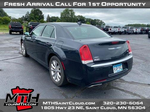2017 Chrysler 300 Limited
