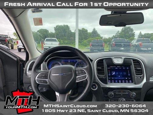 2017 Chrysler 300 Limited
