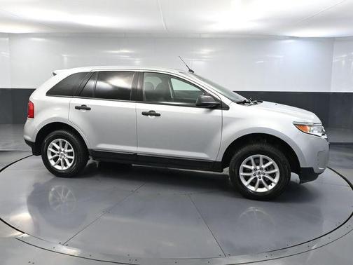 Ingot Silver Metallic 2014 Ford Edge SE