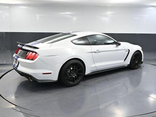 2018 Ford Shelby GT350 Base