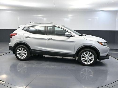 Brilliant Silver 2017 Nissan Rogue Sport SV