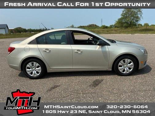Champagne Silver 2014 Chevrolet Cruze LS