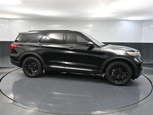 Agate Black Metallic 2021 Ford Explorer Platinum