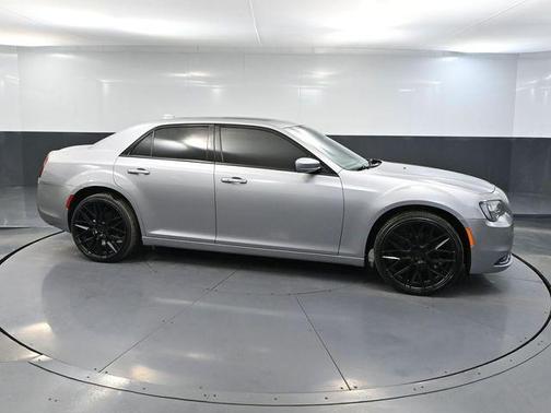 2018 Chrysler 300 S