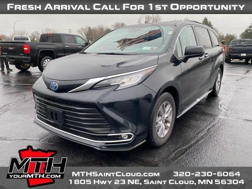 2023 Toyota Sienna XLE