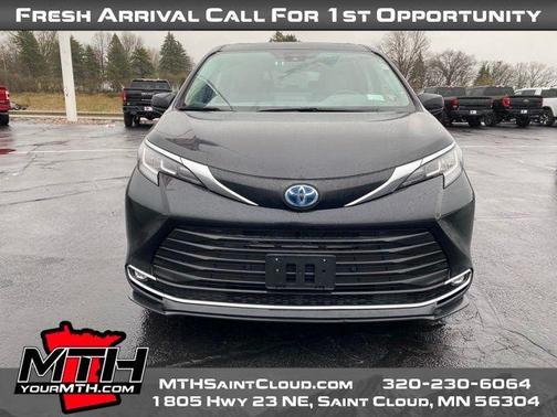 2023 Toyota Sienna XLE