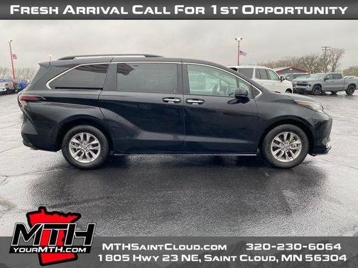 2023 Toyota Sienna XLE