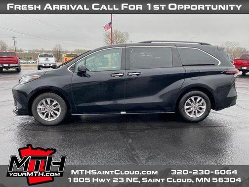 2023 Toyota Sienna XLE
