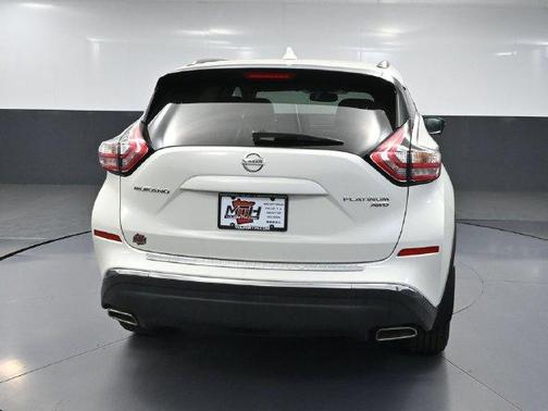 White 2017 Nissan Murano Platinum