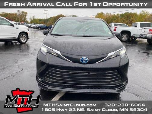 2025 Toyota Sienna XLE