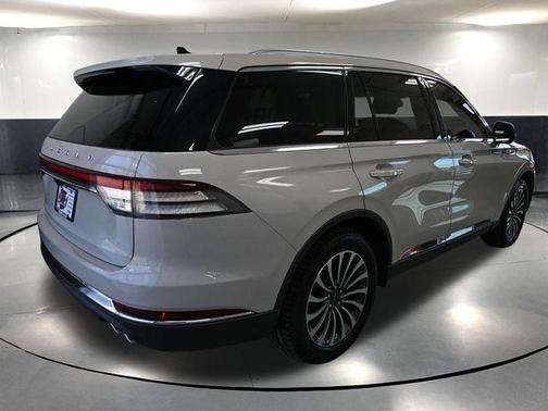 Ceramic Pearl Metallic 2023 Lincoln Aviator Reserve AWD