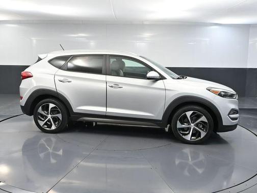 2016 Hyundai TUCSON Sport