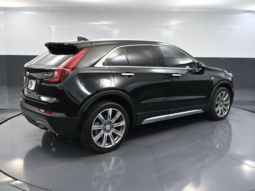 2022 Cadillac XT4 Premium Luxury