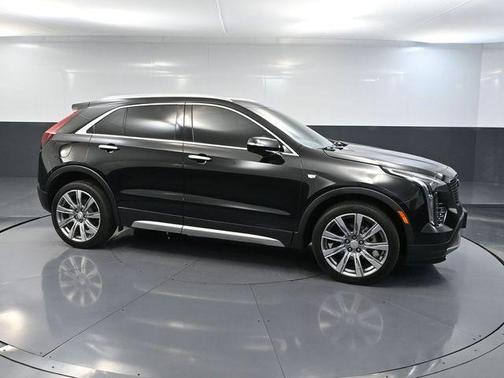 2022 Cadillac XT4 Premium Luxury