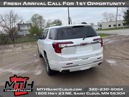 2023 GMC Acadia Denali