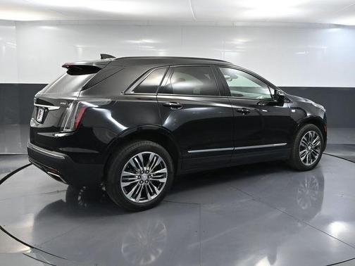 Stellar Black Metallic 2020 Cadillac XT5 Sport