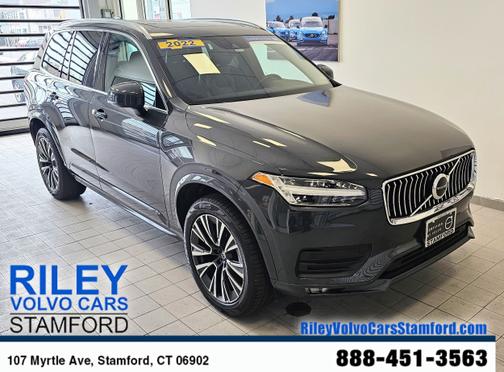 2022 Volvo XC90 T6 AWD Momentum 7 Seater