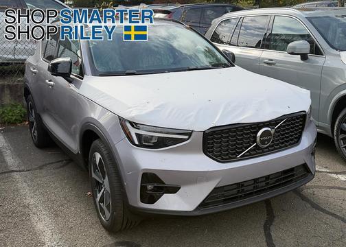 2026 Volvo XC40 B5 Plus