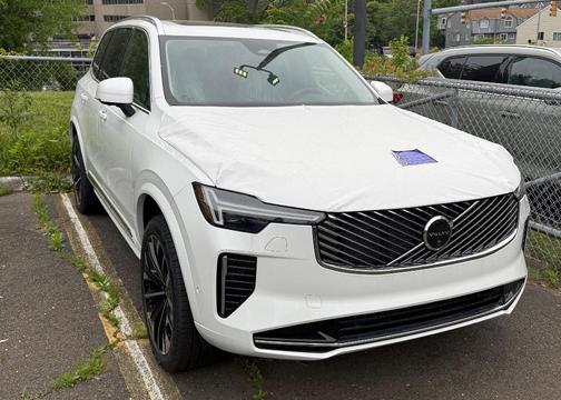 2025 Volvo XC90 B6 Plus 7-Seater