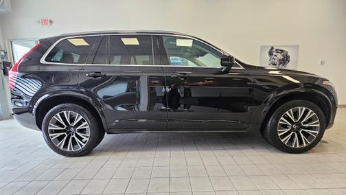 2022 Volvo XC90 T5 AWD Momentum 7 Seater