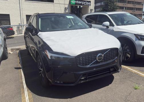 2025 Volvo XC60 B5 Core