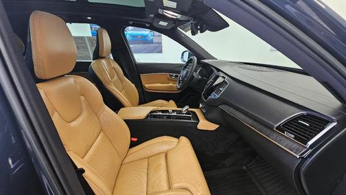 2023 Volvo XC90 B6 Ultimate 7-Seater