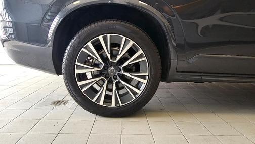 2022 Volvo XC90 T6 Momentum 7 Passenger