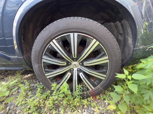 2023 Volvo XC90 B5 Core